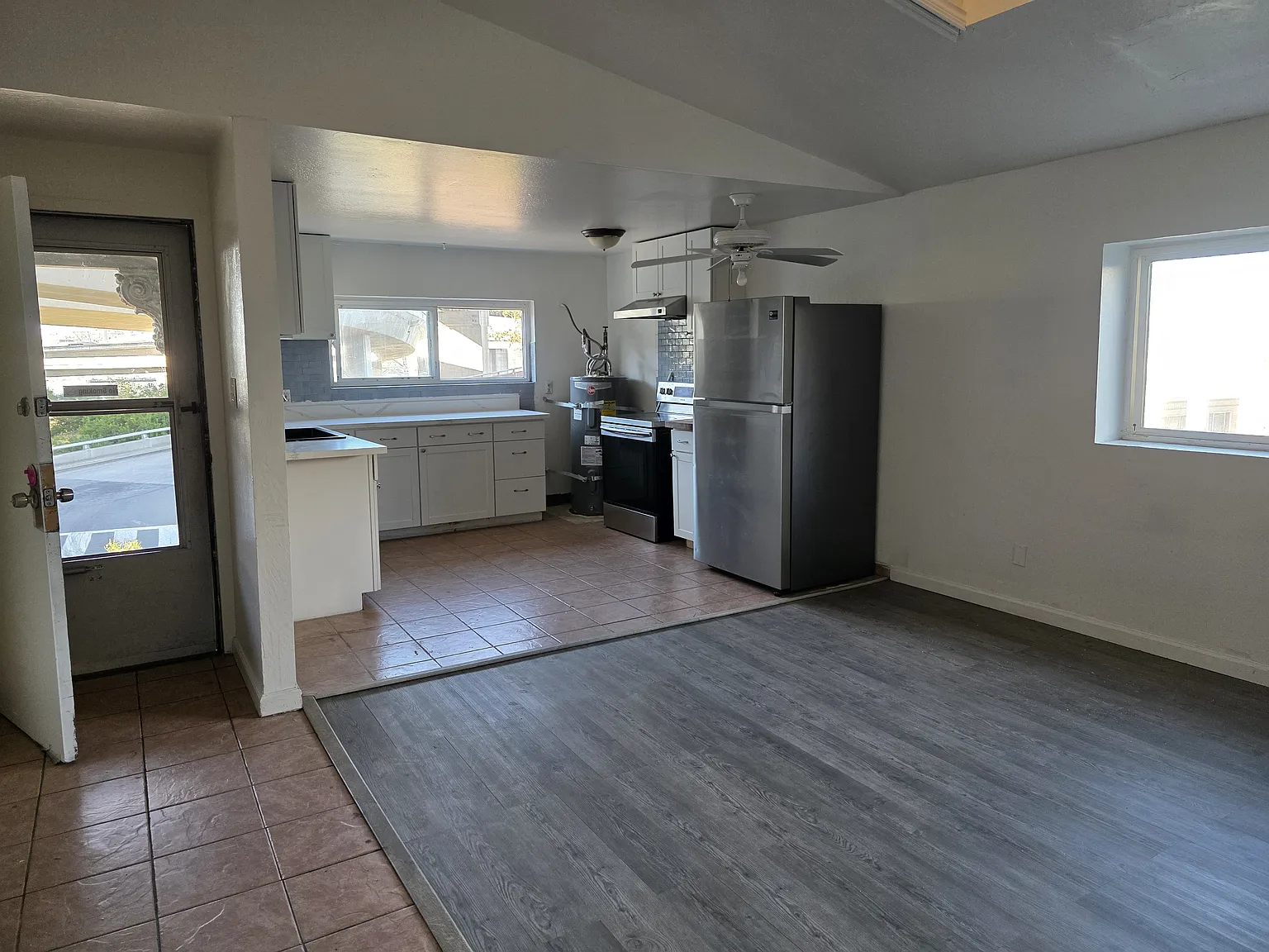 2 bed, 800 sqft, $2,100 — Photo 2