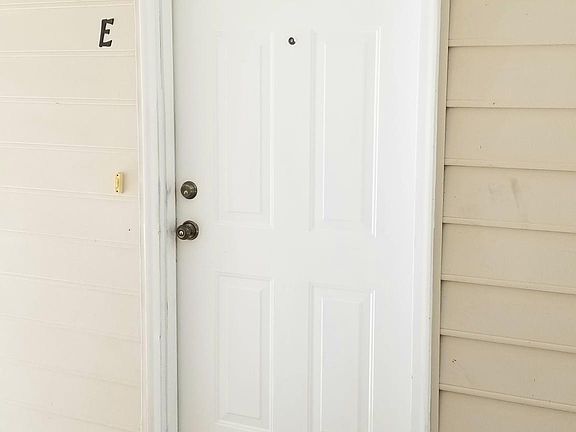 2nd image of 7125 W Friendly Ave APT E