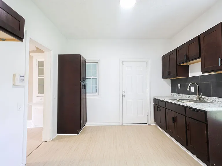 853 E 155th St — Photo 18