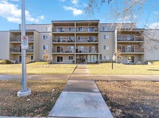 Kingsway Manor, Edmonton, AB T5H 2Y4