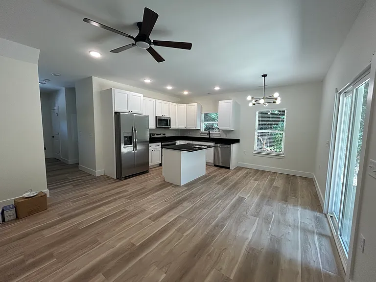 921 Lang St SE #1 — Photo 3