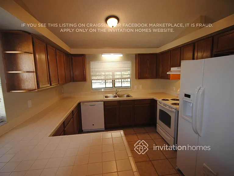 1009 Kasell Pl — Photo 3