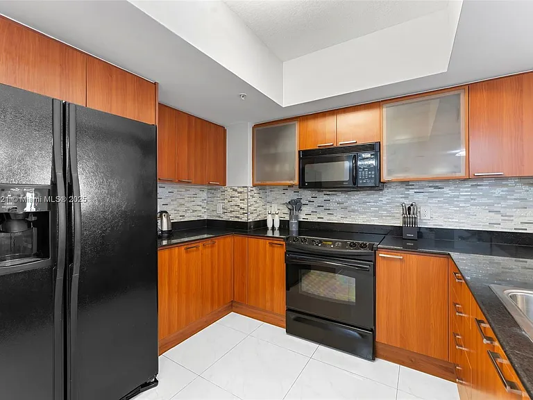 16699 Collins Ave #2810 — Photo 7