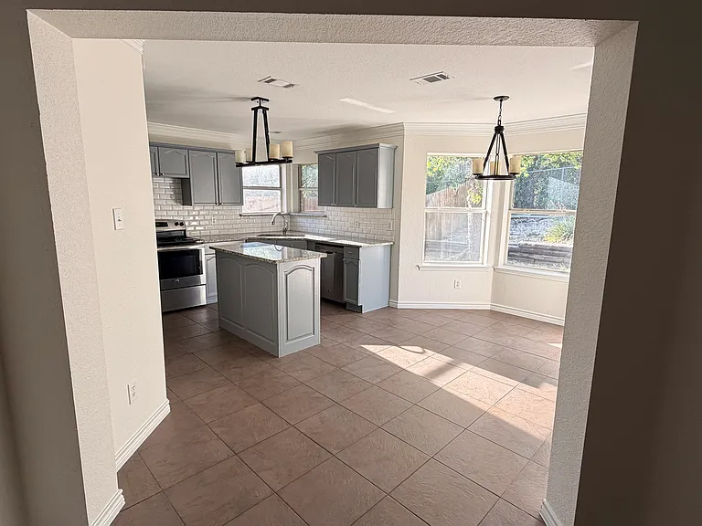 6708 Basswood Dr — Photo 10