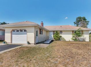 45 Hyannis St, Toms River, NJ 08757