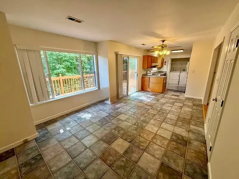 317 Saint Thomas Dr — Photo 7