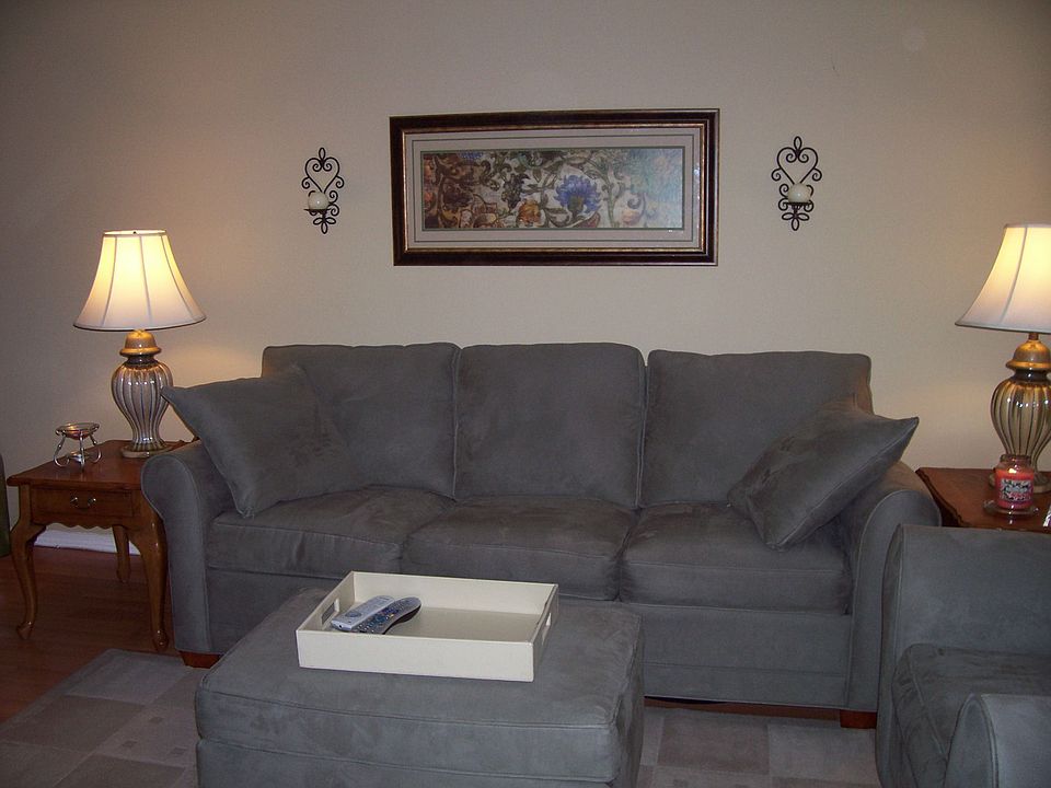 2nd image of 996 Meriden Waterbury Tpke APT 1C