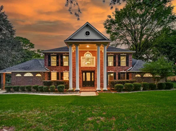 15406 Hunters Bend Dr, Tomball, TX 77377