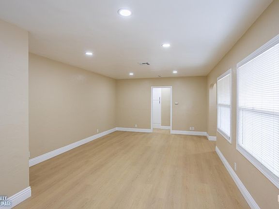 4th image of 515 Woodrow Ave