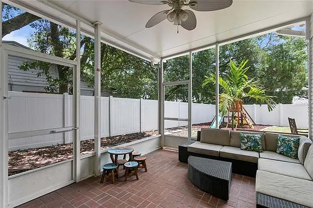 11212 Carrollwood Dr — Photo 44