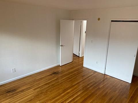 5th image of 72 Edgewood Ave #3