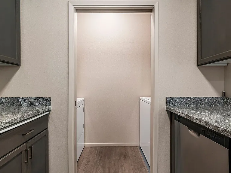 Villa Risa Apartments — Photo 51