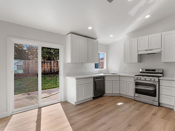 2nd image of 5520 Muskingham Way