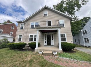 17 Maple St #17, Auburndale, MA 02466