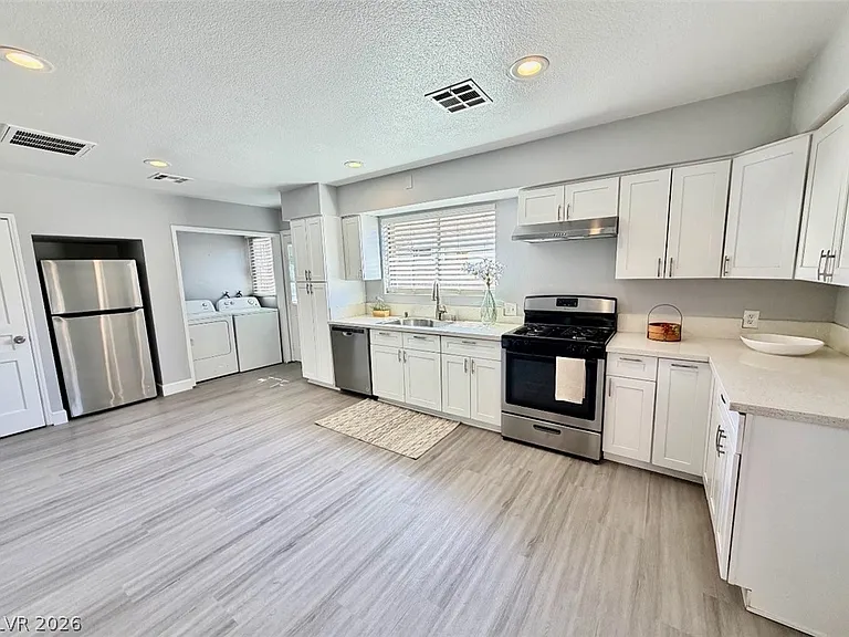 1311 Griffith Ave — Photo 26