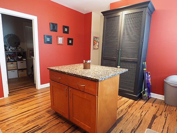 3rd image of 2115 W Wellington Ave APT 1F