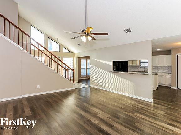 3rd image of 4611 Sierra Ln