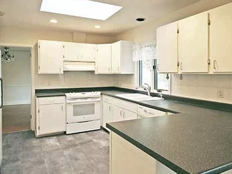 1121 Club House Rd — Photo 4