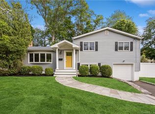 23 Brighton Pl, Stamford, CT 06902
