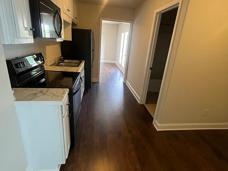 41 Colonial Ct — Photo 22