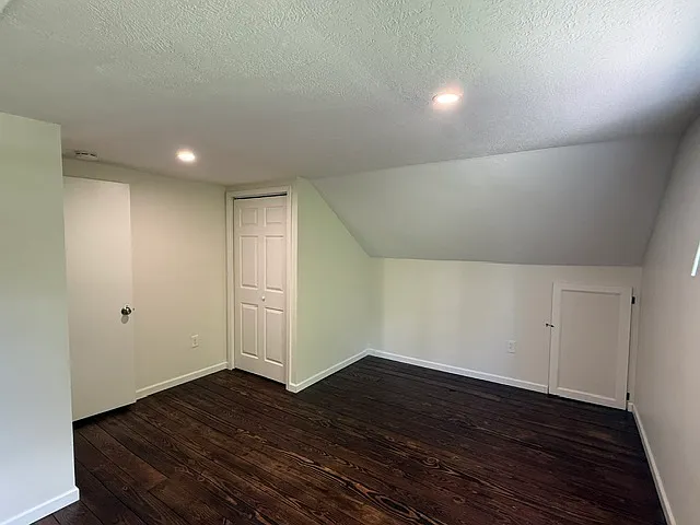 514 N Court St — Photo 17