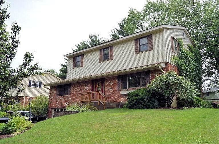 1st image of 831 Carini Ln