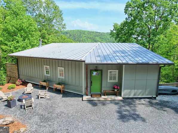 360 Knots Ln, Clayton, GA 30525