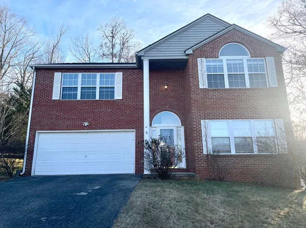 275 Barkwood St, Christiansburg, VA 24073