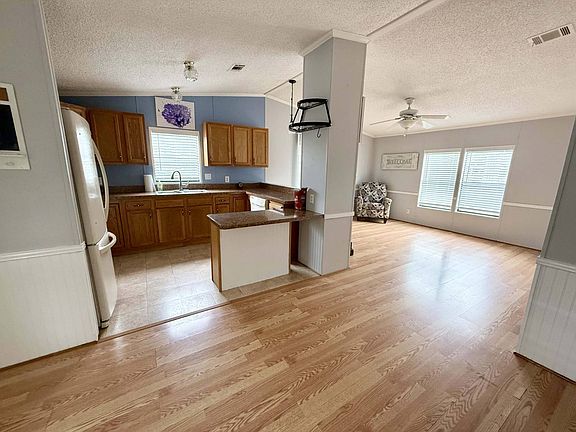 3rd image of 10820 Hayden Ave #5