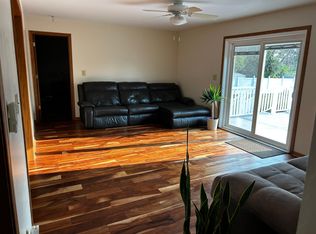 655 Grand Ct, Robins, IA 52328