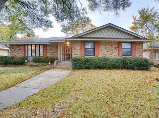 2145 Oak Valley Ln, Dallas, TX 75232