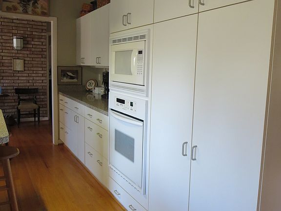 Kitchen to front hall