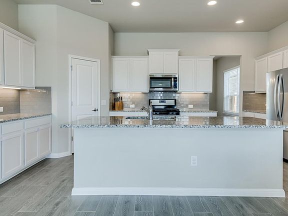 5th image of 7324 Lombard Ln