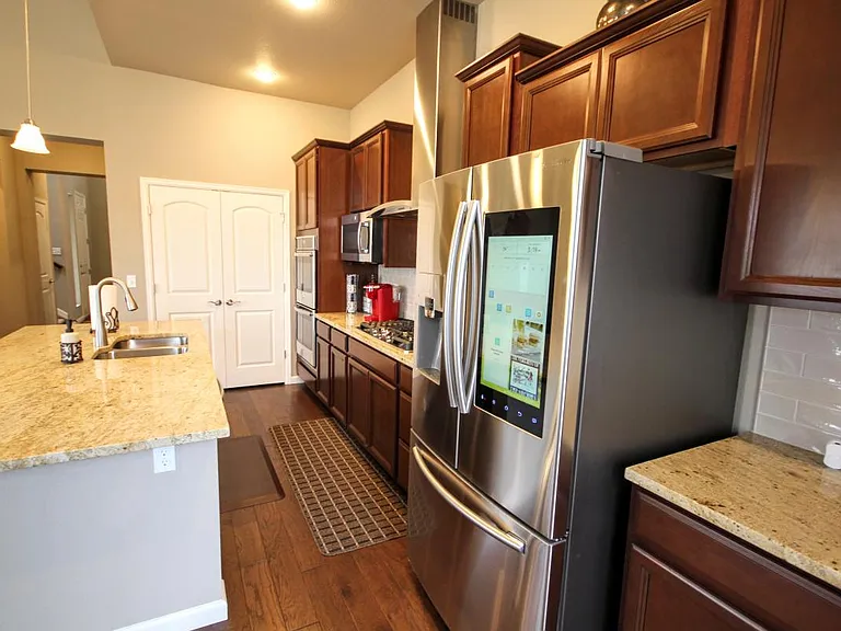 1401 Skyline Dr — Photo 44