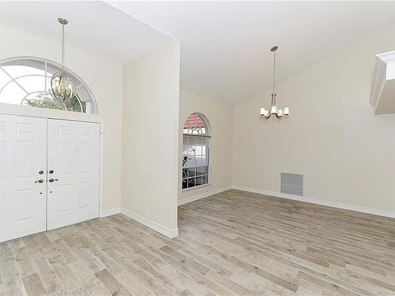 2nd image of 8518 Cypress Hollow Dr