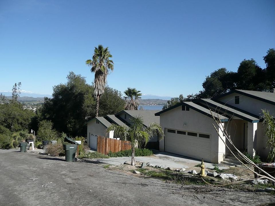 PEEK A BOO LAKE VIEW