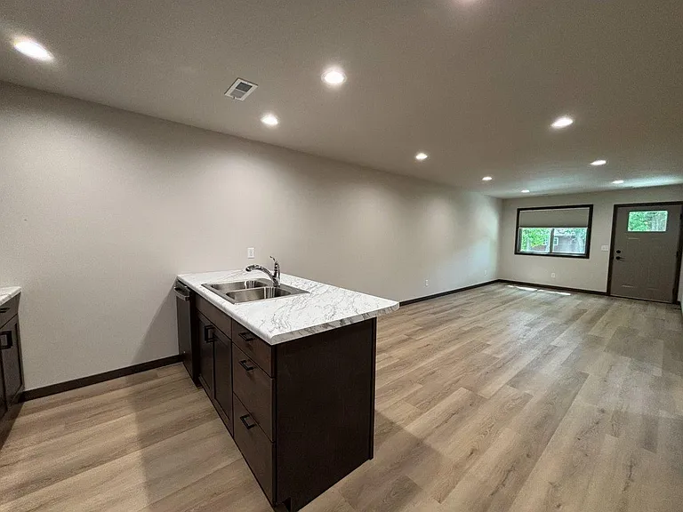 WestSide Apartments — Photo 23
