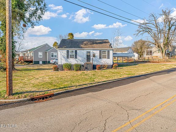 3rd image of 900 Valley Vista Dr