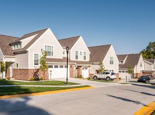 7939 Greystone St, Overland Park, KS 66204