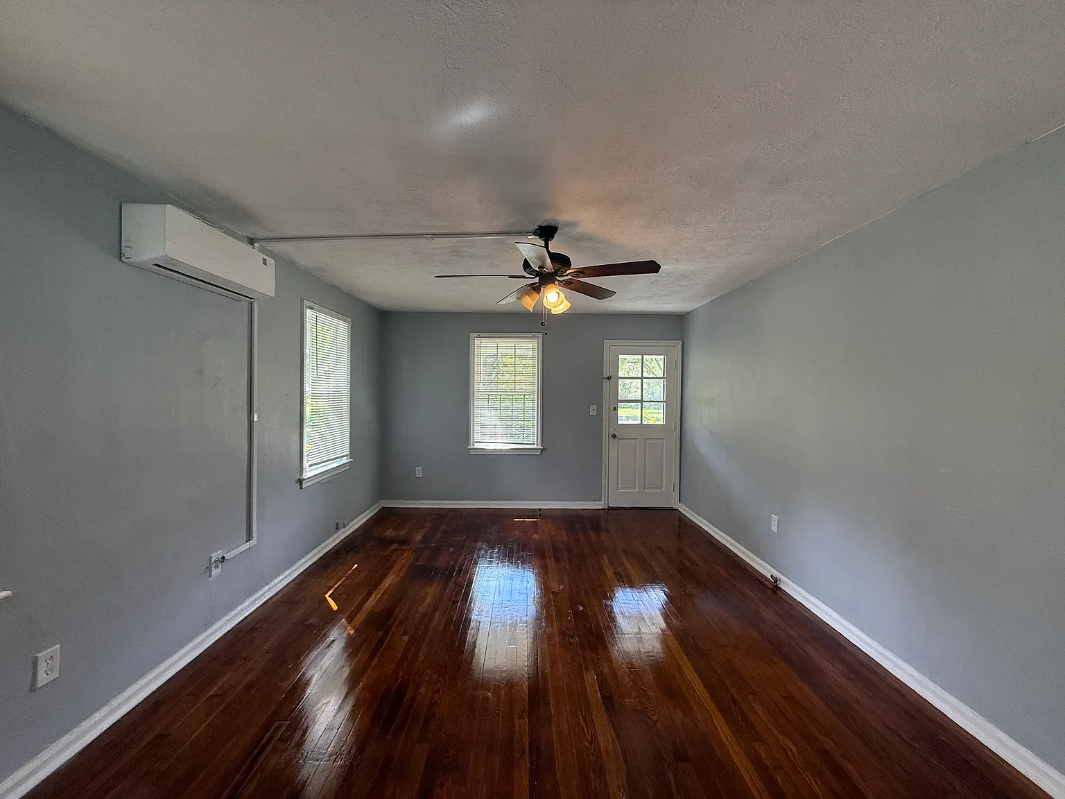 1 bed, 700 sqft, $1,500 — Photo 3