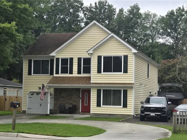 514 Waters Rd, Chesapeake, VA 23322