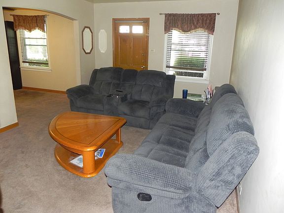 3rd image of 8955 Grand Ave