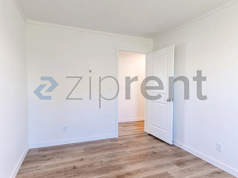23143 Lowe Rd E — Photo 19