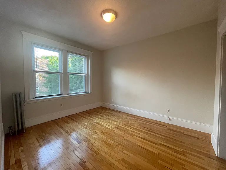 164 Strathmore Rd #12 — Photo 11