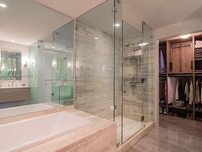 2900 NE 7th Ave #3007 — Photo 6