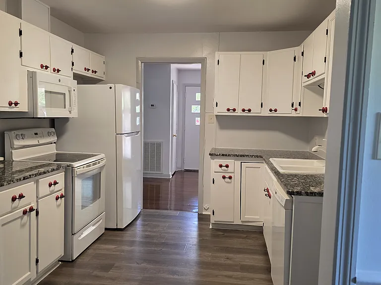 7 Furman Dr — Photo 8