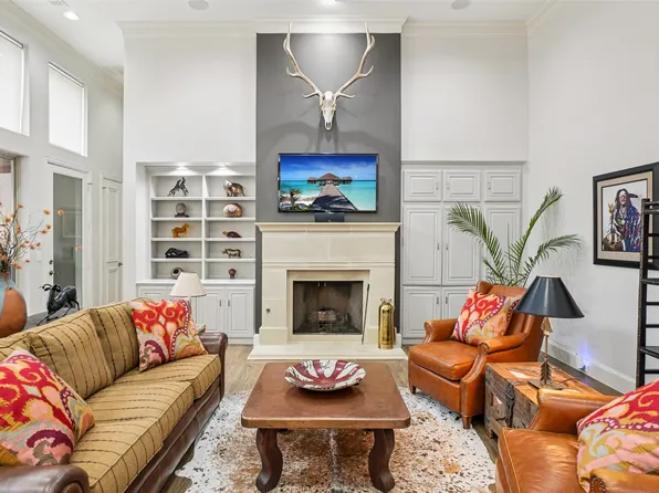 4134 Walnut Meadow Ln, Dallas, TX 75229