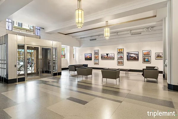 Sold by Triplemint | media 6