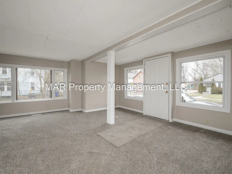 251 W Harris Ave — Photo 21