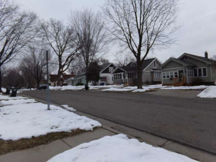 2nd image of 3207 Mondamin St